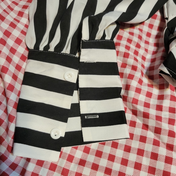 Sexy Black and white striped blouse...2xl.. - Picture 3 of 13